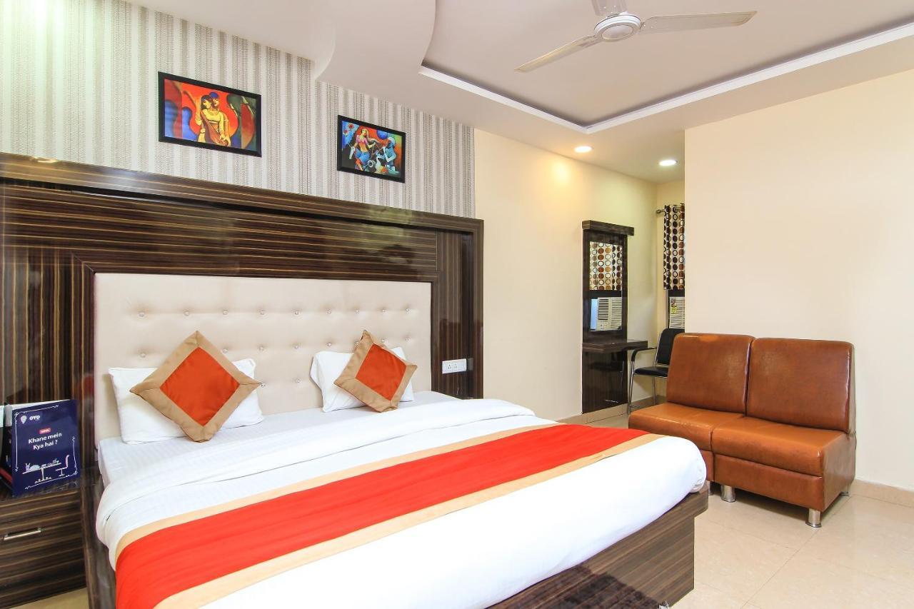 โอโย 8883 โฮเต็ล คอมฟอร์ต โซน Hotel ลัคเนา ภายนอก รูปภาพ